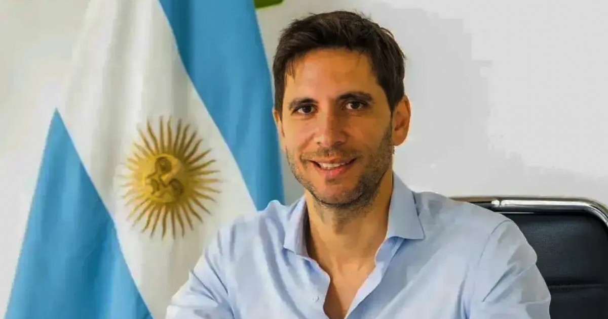 El intendente se diferenció del escenario de alerta en otros municipios bonaerenses y defendió el modelo de gestión local.